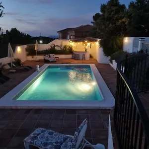 Todos Y Tonya Bed & Breakfast Archidona